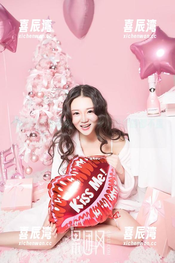 GIRLT果团网 果团网高清图库:纹身女,没穿的都不重要。