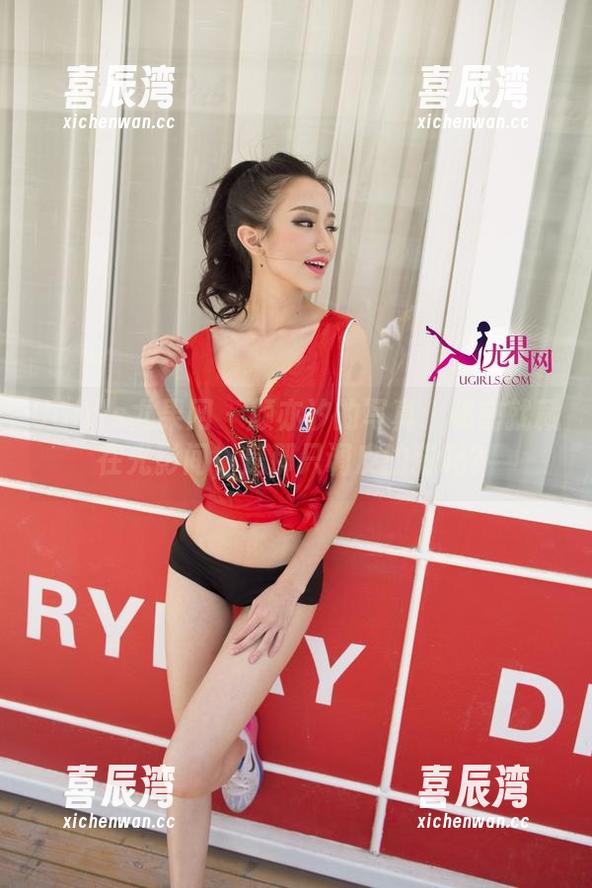 UGirls尤果网-颜亦汐 UGirls尤果网 - 颜亦汐的写真:秘密就藏在光影间,是那只调皮的猫吗?