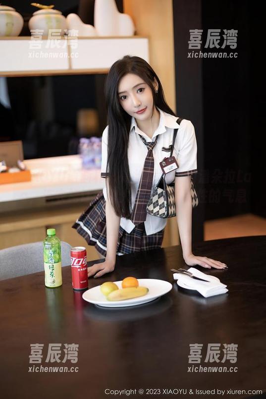 XIAOYU语画界 - 高清写真中的潘朵拉Laa，连衣裙让整个人都充满了随性的气息，真难得。