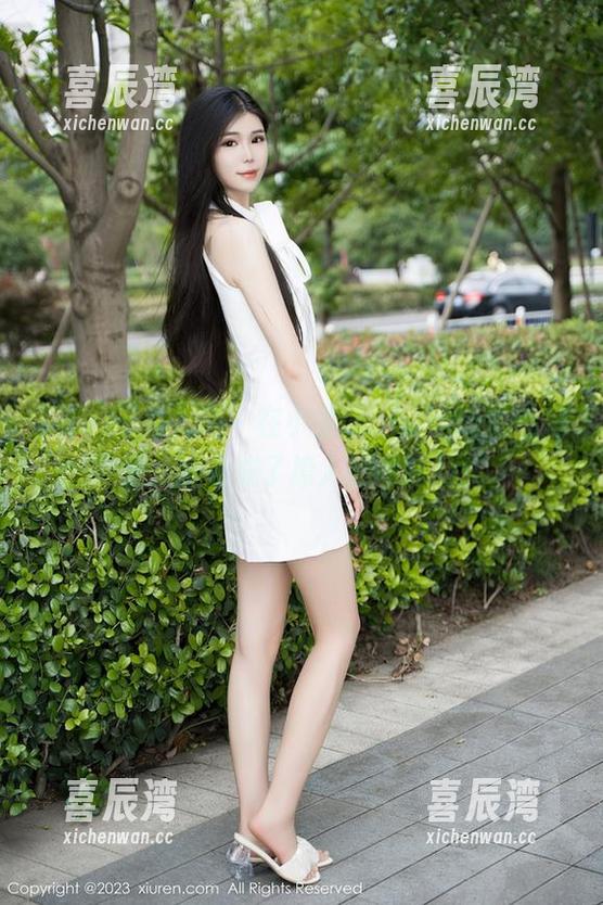 Xiuren秀人网-小蛮妖_honey Xiuren秀人网 - 在小蛮妖_honey的私房里,睡衣成了撩人的调味品。