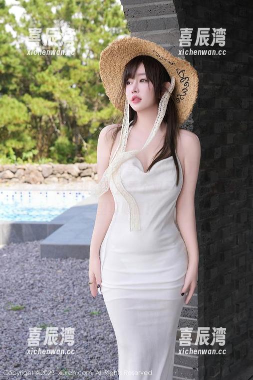 Xiuren秀人网-甜七七 Xiuren秀人网 - 分享甜七七的双马尾写真集,看得我都想去弄个双马尾了,这发型真吸睛!