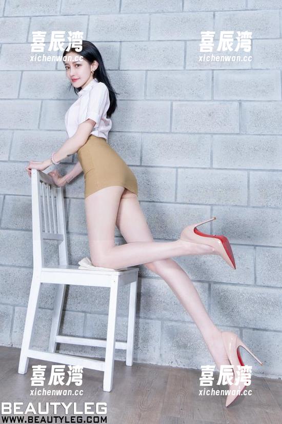 beautyleg - 更新啦！Faye的美脚合集，保证让你的目光滑向下方。