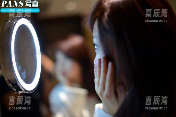 pans-默默 pans - 默默的透明,真心不太理解这些搭配,分享她的套图,一探究竟。