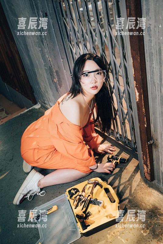 yeeun孙乐乐带你感受超酷的DJAWA伊甸园假期写真集，快去下载吧，别等了！