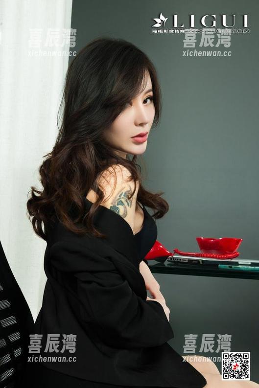 丽柜 - 我看怡萱的写真，竟想起了自己翻“丽柜”的那些回忆。