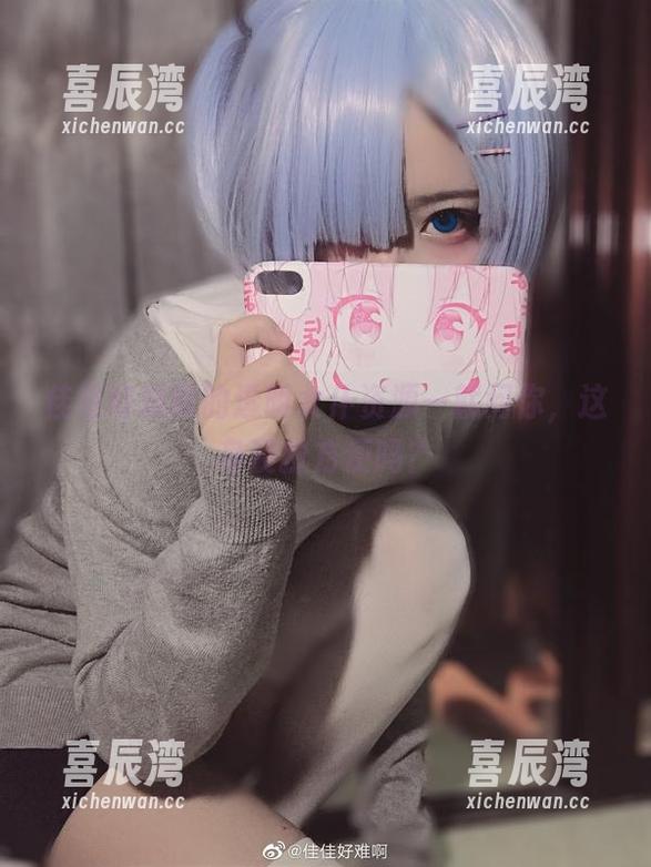 佳佳好难啊 佳佳好难啊的透明女仆资源—就问你,这身装扮方便吗?