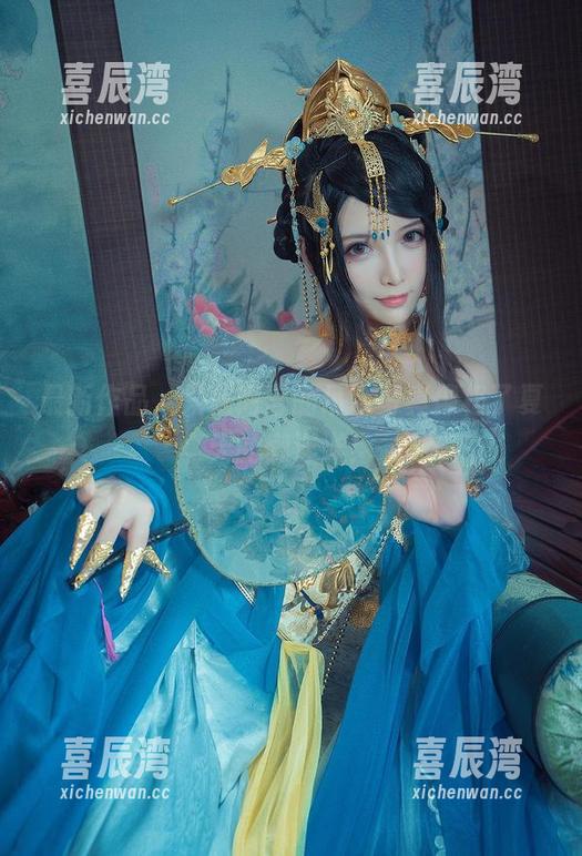 只是简言 最新作品,只是简言的吊带写真像极了夏天的懒洋洋!