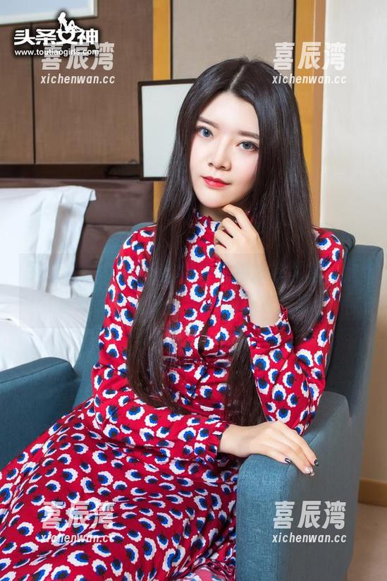 头条女神-曼苏拉娜 头条女神 - 曼苏拉娜提供的泳衣图包,分享欢乐:理想与现实的泳衣差距!