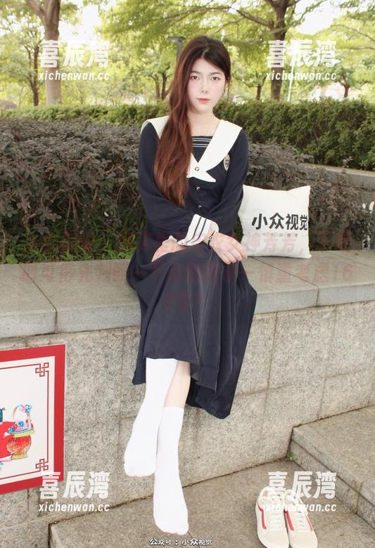 小众视觉 - 图库里的皮衣女神芳芳，下载时可得先判断一下你的需求—慎重考虑160字！