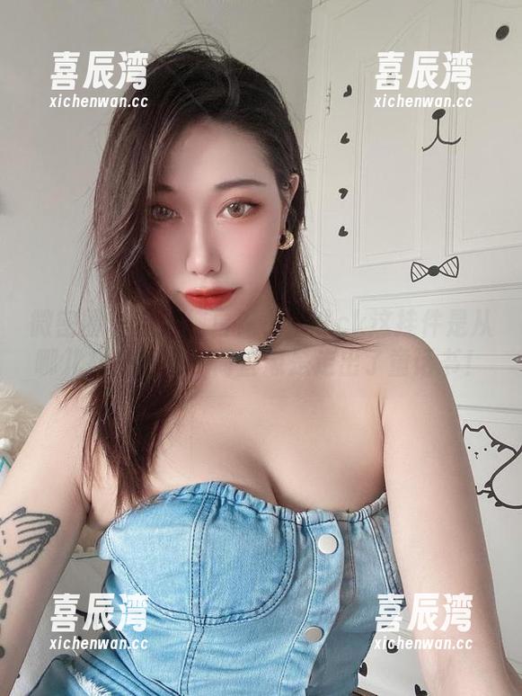小猫咪ck 微密圈 - 全套纯白?小猫咪ck这挂件是从哪儿找来的呀,简直像是走出了童话书!