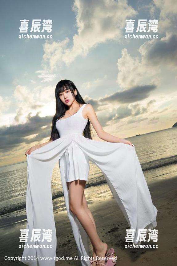 推女神-Una尤娜 推女神 - 户外摇曳的Una尤娜:图册里的每一帧都好像有故事