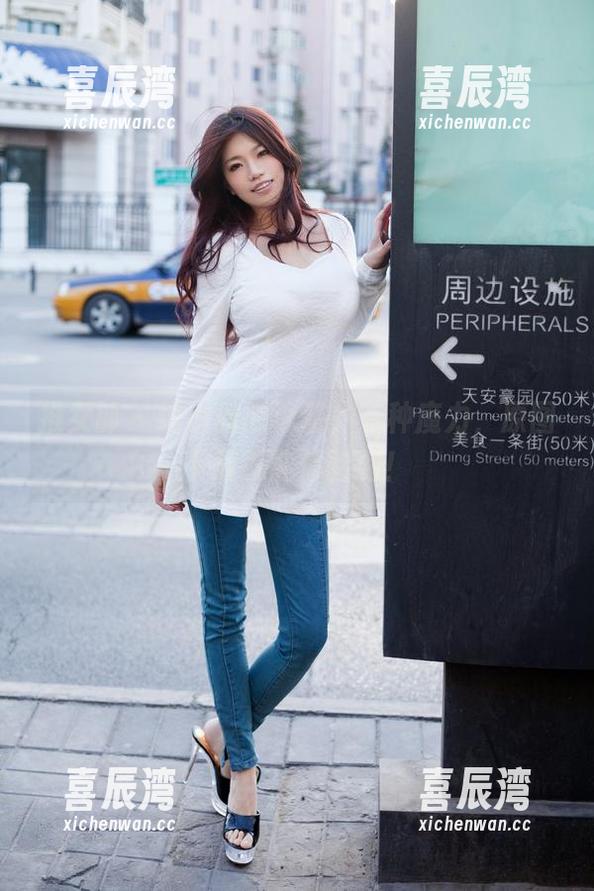 推女郎-纯小希 推女郎 - 纯小希的泳装,有种魔力,原图下载就能体验到!