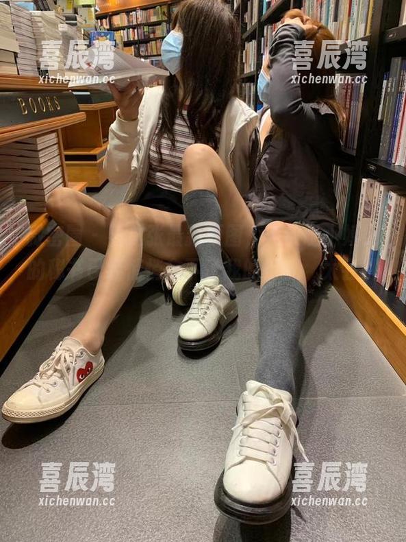 无敌哒小姨妈 微密圈 - 看这张最新原图,无敌哒小姨妈的秘书已经悄悄拿下了我的目光,太会挑了!