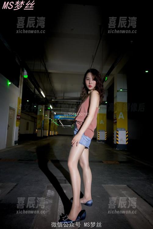 梦丝女神 - 灵唯的JK图，原图高清得像后台来了一千个滤镜！