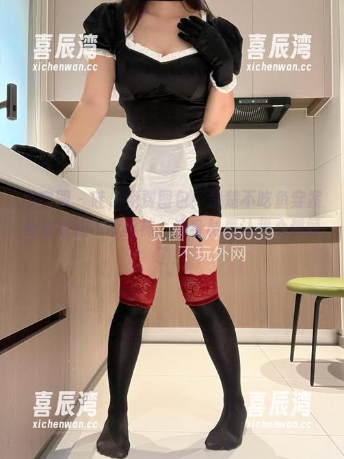 楚楚不吃鱼 微密圈 - 哇,免费图包!楚楚不吃鱼穿紧身皮衣加吊带丝袜,这身材是让我心都颤了!