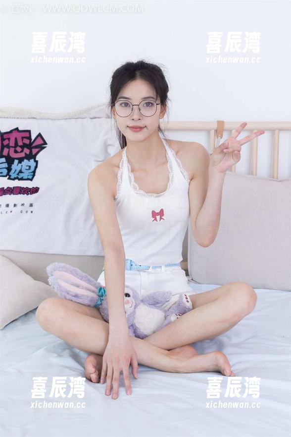 物恋传媒-猫耳 物恋传媒 - 呃,最新的‘二两清风’套图,猫耳又给我们打开了新视角?