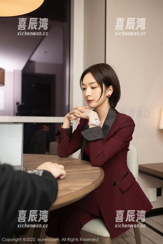 秀人网 - 和服下的喵喵JOJO，写真集让人惊掉下巴，原图其实没那么严肃！
