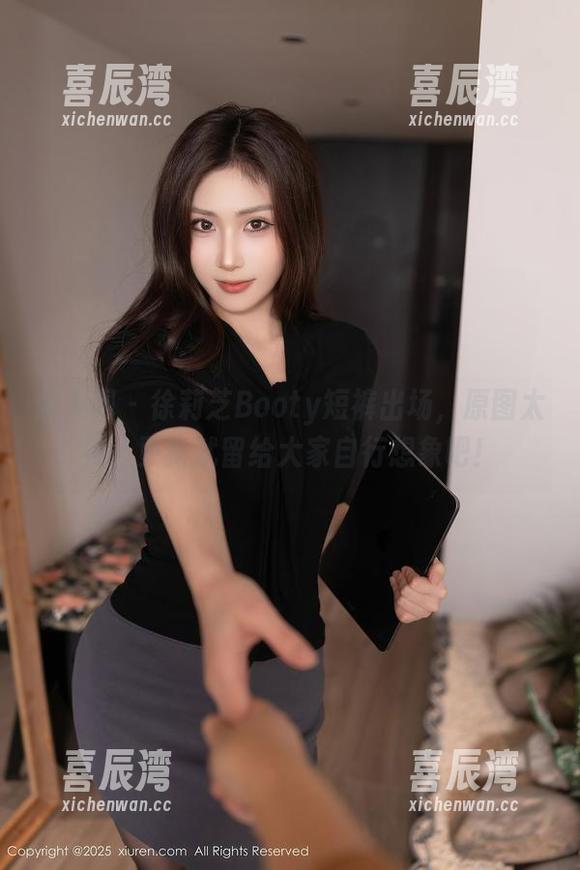 秀人网-徐莉芝Booty 秀人网 - 徐莉芝Booty短裤出场,原图太美,更新就留给大家自行想象吧!
