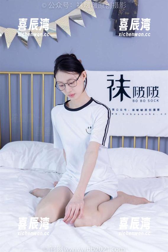 袜啵啵-小安 袜啵啵 - 小安的冤大头,谁还记得全套原图里那双奇怪的鸳鸯船袜?